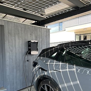Wallbox eM4 Twin in parking lot for company car